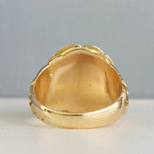 Load image into Gallery viewer, Secret compartment/poison ring 18ct onyx
