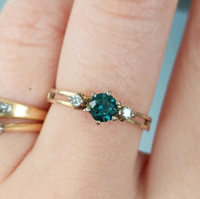 Load image into Gallery viewer, Vintage parti sapphire and diamomd 9ct gold
