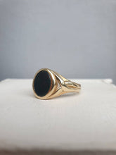 Load image into Gallery viewer, Vintage Bloodstone Signet ring 9ct
