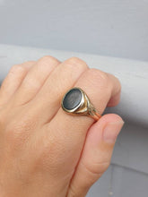 Load image into Gallery viewer, Vintage Bloodstone Signet ring 9ct
