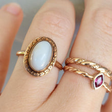 Load image into Gallery viewer, Victorian agate set in 9ct rose gold
