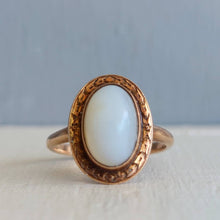 Load image into Gallery viewer, Victorian agate set in 9ct rose gold
