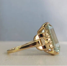 Load image into Gallery viewer, Breathtaking c1940s Aquamarine ring 14ct yellow gold
