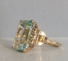 Load image into Gallery viewer, Breathtaking c1940s Aquamarine ring 14ct yellow gold
