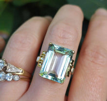 Load image into Gallery viewer, Breathtaking c1940s Aquamarine ring 14ct yellow gold
